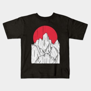 The red sun and the mountains Kids T-Shirt